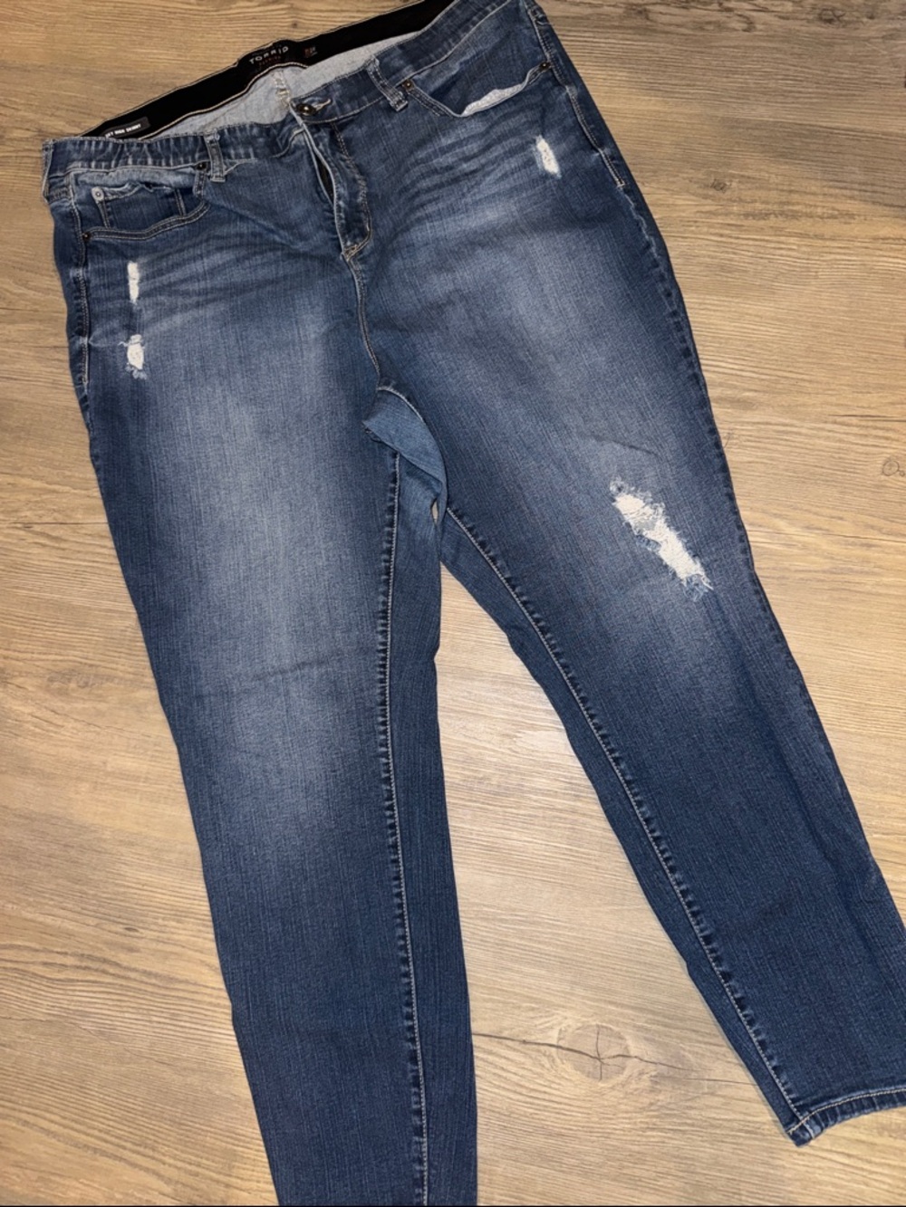 Torrid 22R Sky High Skinny